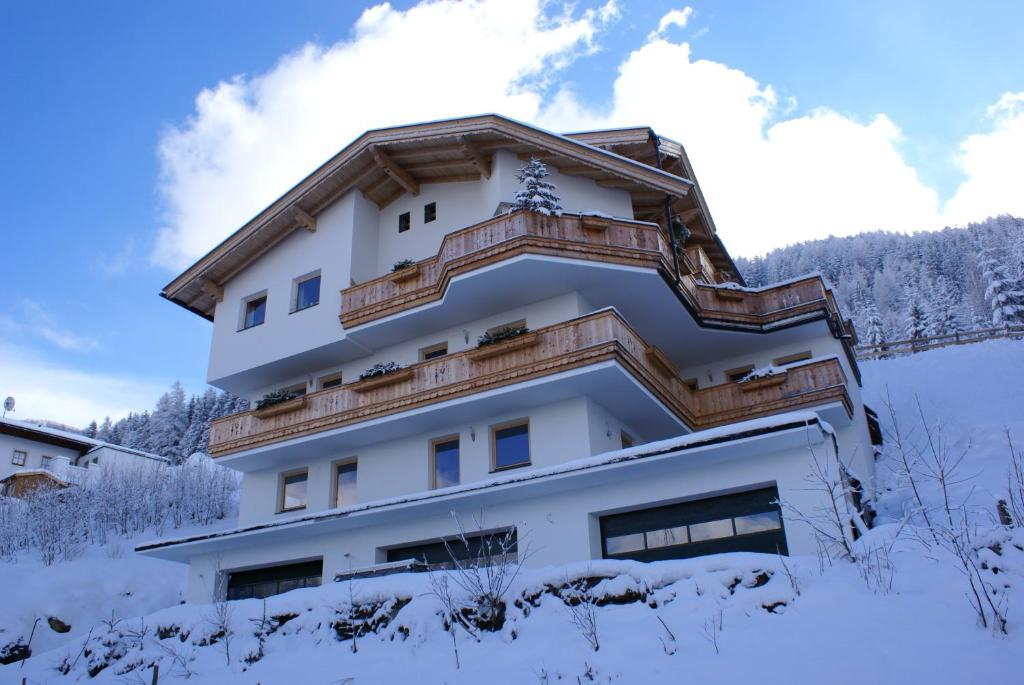 Landhaus Alpenjaeger Hainzenberg Esterno foto